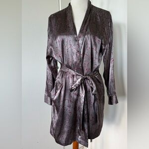 Victoria's Secret Robe in Gray and Pink